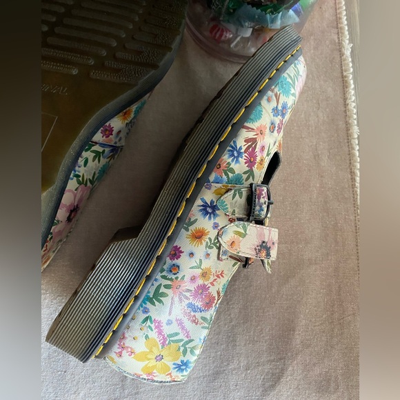 Dr. Martens Air Wair Floral Mash Up Leather Mary Janes Shoes Women's Size 9 - Picture 14 of 16